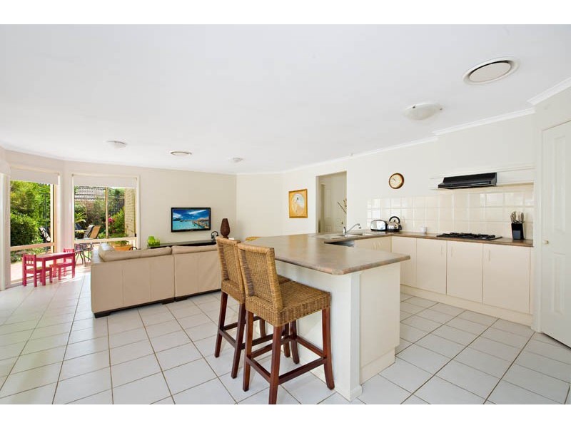 16 Geebung Crt, Voyager Point NSW 2172