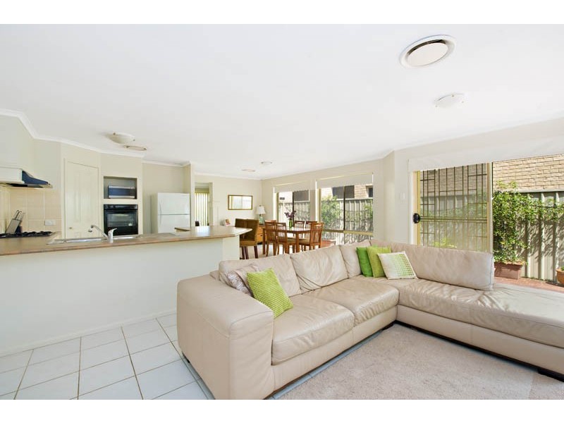 16 Geebung Crt, Voyager Point NSW 2172