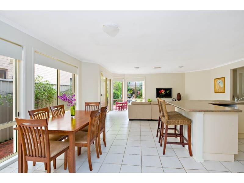 16 Geebung Crt, Voyager Point NSW 2172