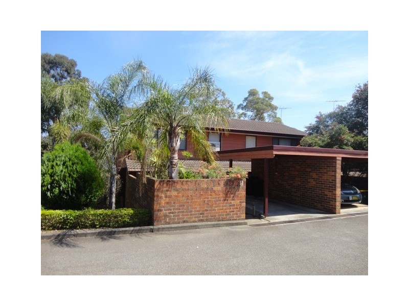 11/6 Jacquinot Place, Glenfield NSW 2167