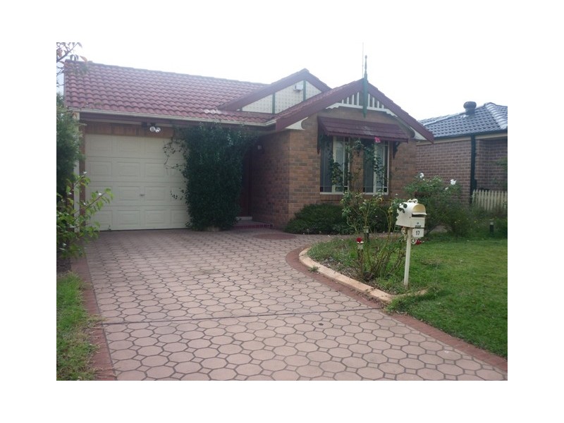 17 Gracemere Crt, Wattle Grove NSW 2173