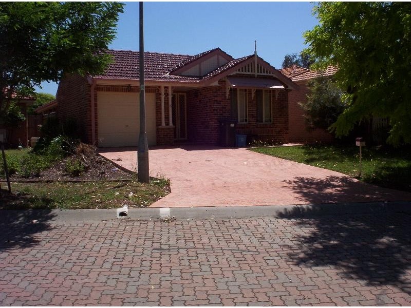 5 Lomond Court, Wattle Grove NSW 2173