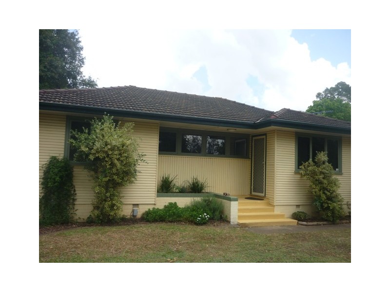6 Brallos Ave, Holsworthy NSW 2173