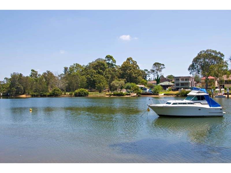 8 Riverheights Rd, Pleasure Point NSW 2172