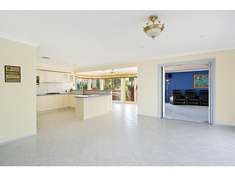 1 Ajuga Crt, Voyager Point NSW 2172