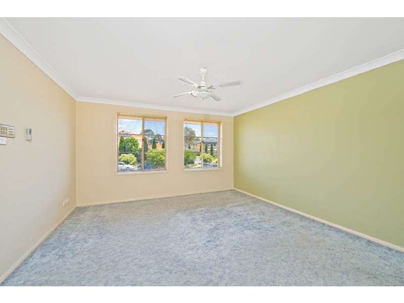 1 Ajuga Crt, Voyager Point NSW 2172