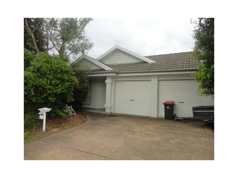 3 Derwent Court, Wattle Grove NSW 2173