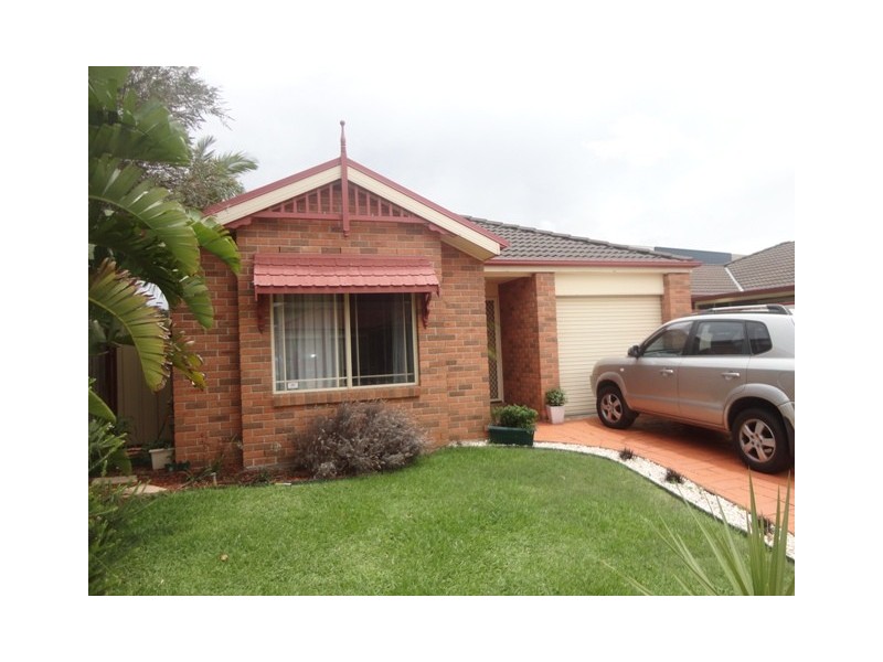 15 Derwent Court, Wattle Grove NSW 2173