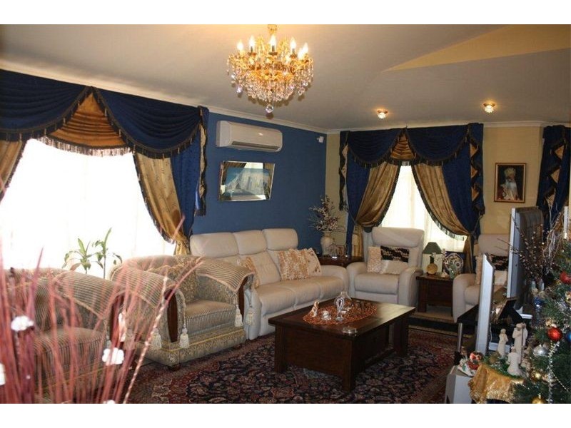 12  Esher Mews, Wattle Grove NSW 2173