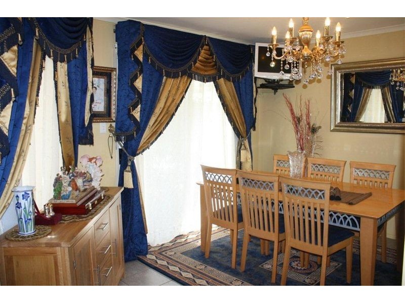 12  Esher Mews, Wattle Grove NSW 2173