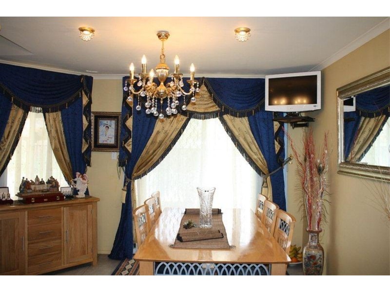 12  Esher Mews, Wattle Grove NSW 2173