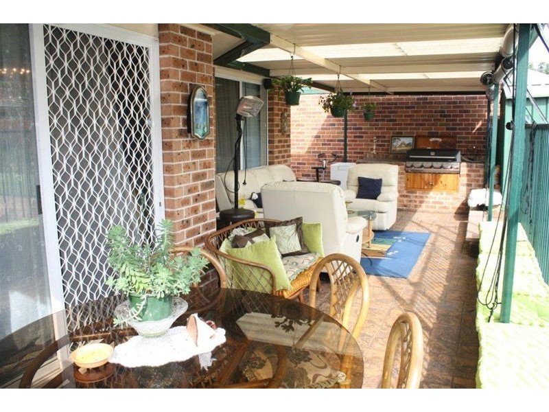 12  Esher Mews, Wattle Grove NSW 2173