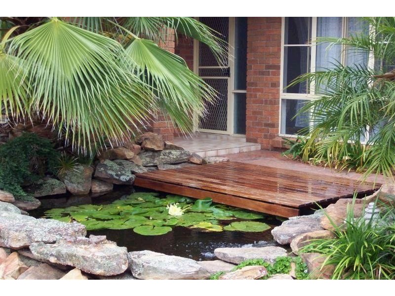 7 Daintree Drive, Wattle Grove NSW 2173