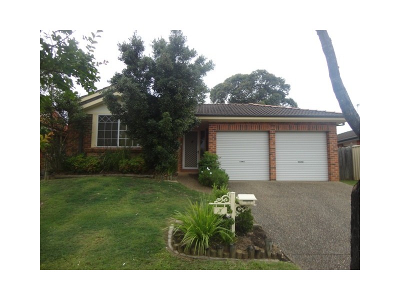 7 Merryville Court, Wattle Grove NSW 2173