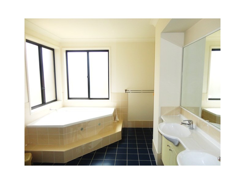 14 Goodenia Court, Voyager Point NSW 2172