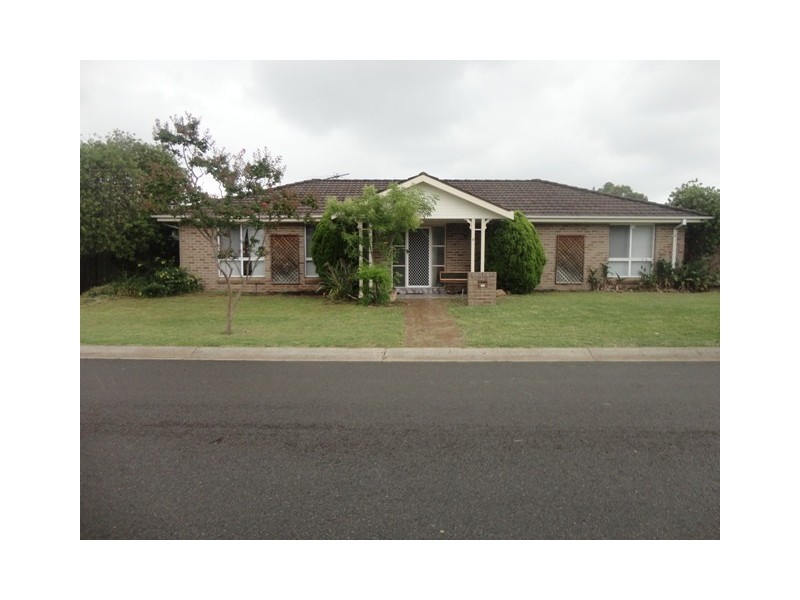 9 Glanara Court, Wattle Grove NSW 2173