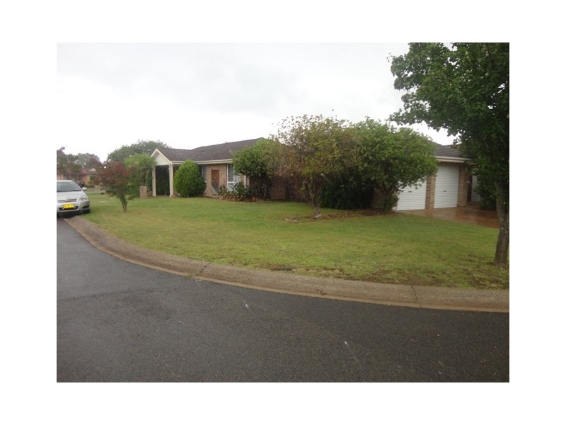 9 Glanara Court, Wattle Grove NSW 2173