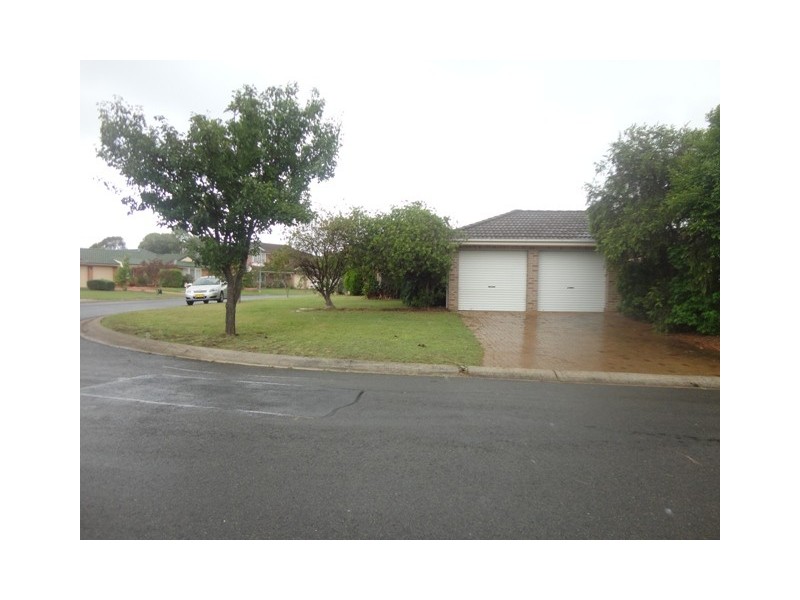 9 Glanara Court, Wattle Grove NSW 2173