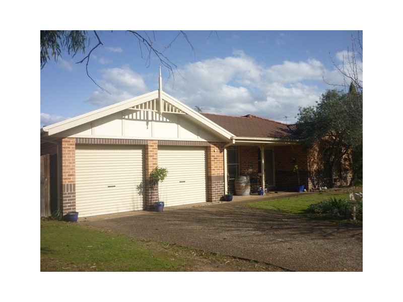 10 Exford Court, Wattle Grove NSW 2173