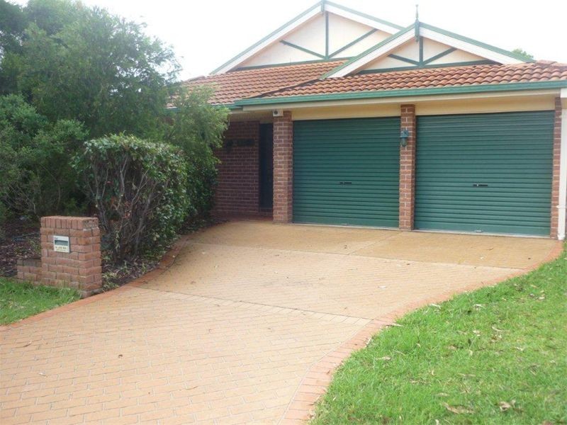 112 Daintree Drive, Wattle Grove NSW 2173