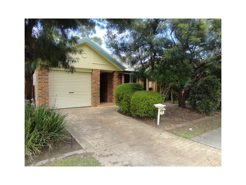 16 Collie Court, Wattle Grove NSW 2173