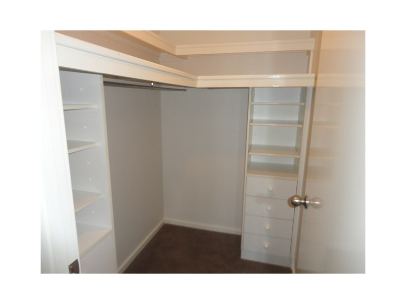 16 Collie Court, Wattle Grove NSW 2173