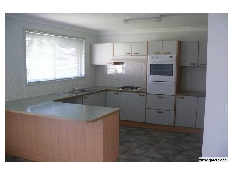 4 Yengo Court, Wattle Grove NSW 2173