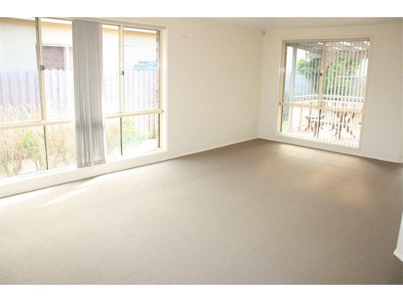 10 Collie Court, Wattle Grove NSW 2173