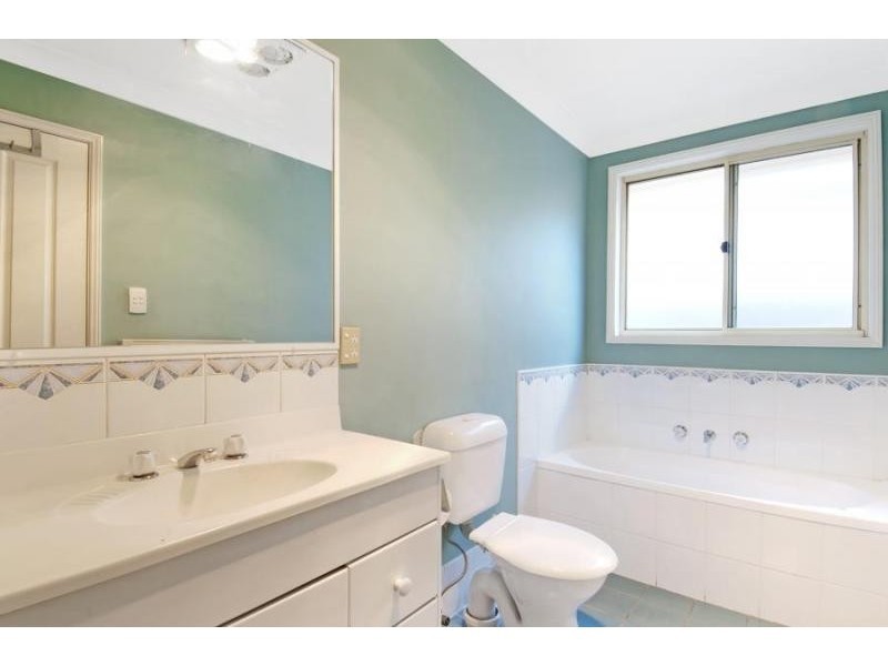 10 Collie Court, Wattle Grove NSW 2173