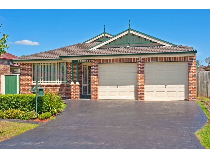 8 Corryton Crt, Wattle Grove NSW 2173