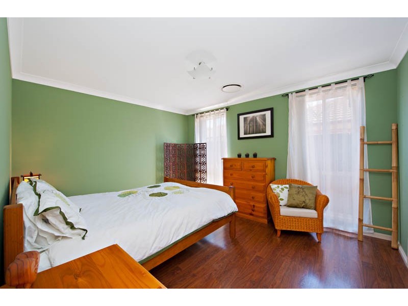 8 Corryton Crt, Wattle Grove NSW 2173