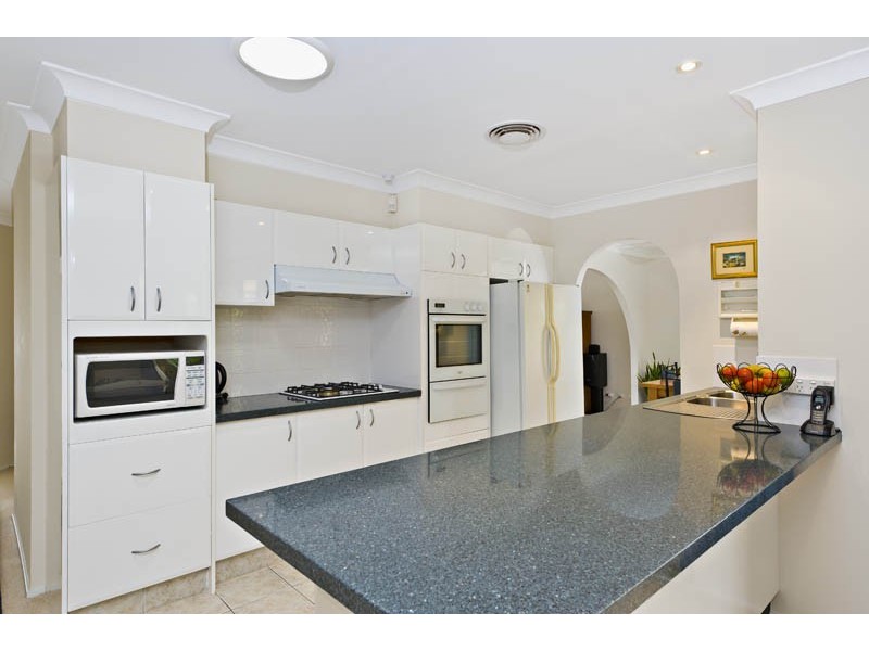 2  Lanyon Crt, Wattle Grove NSW 2173