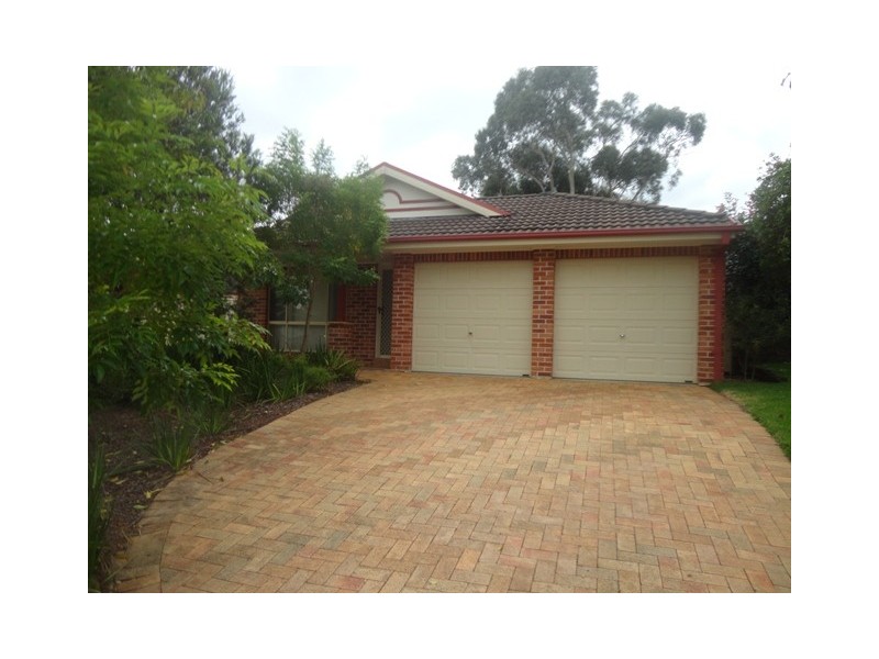8 Merrang Court, Wattle Grove NSW 2173