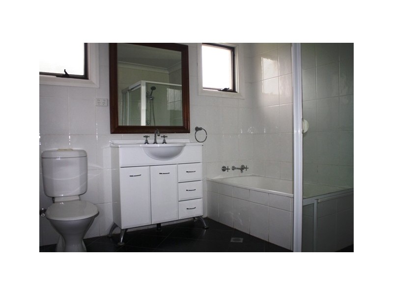 18 Bangalla Av, Chipping Norton NSW 2170