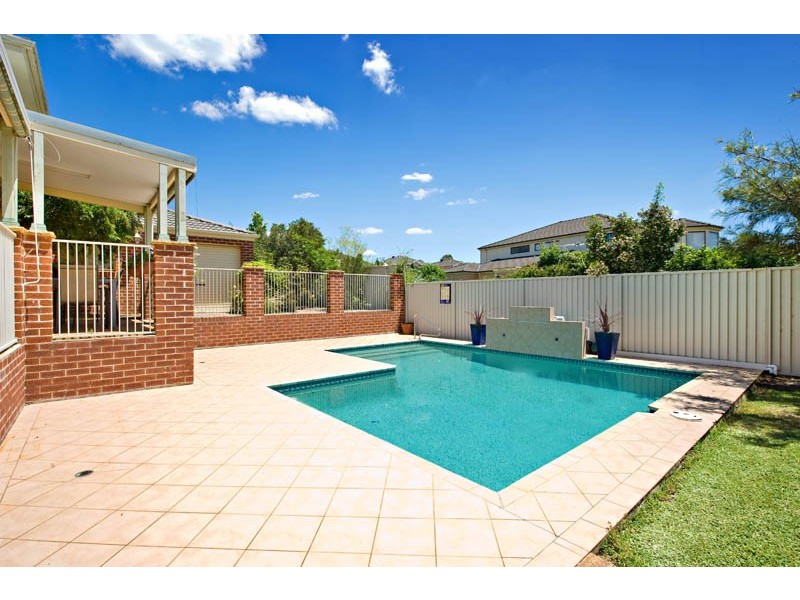 1 Ajuga Crt, Voyager Point NSW 2172