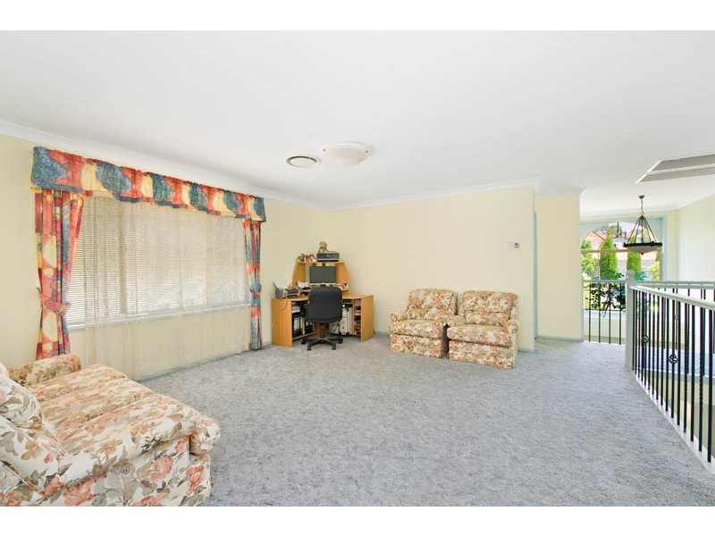 1 Ajuga Crt, Voyager Point NSW 2172