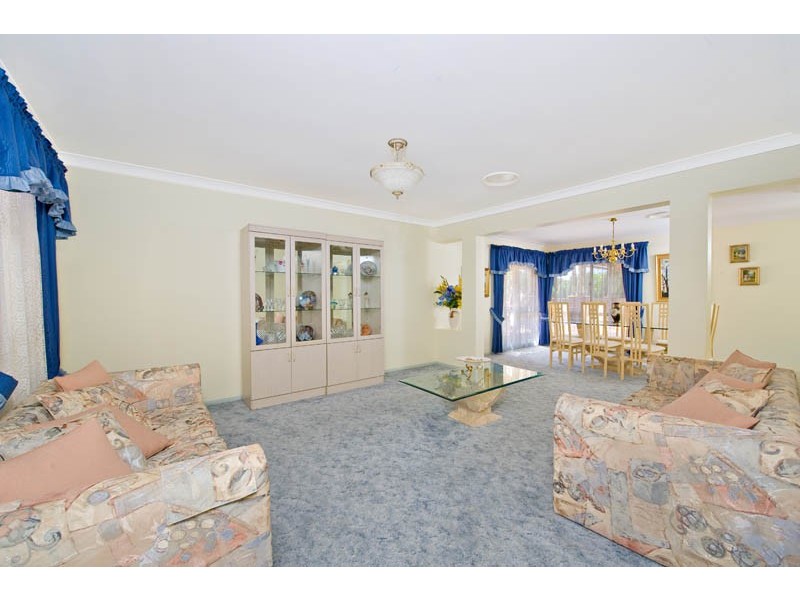 1 Ajuga Crt, Voyager Point NSW 2172