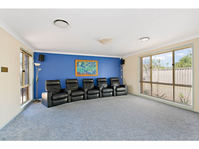 1 Ajuga Crt, Voyager Point NSW 2172