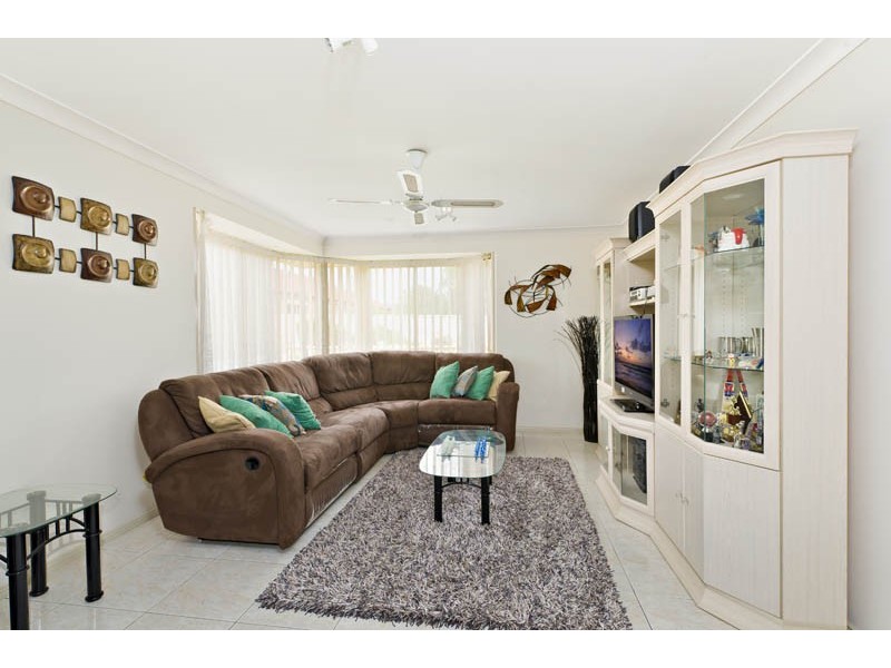 41  Birdwood Avenue, Wattle Grove NSW 2173