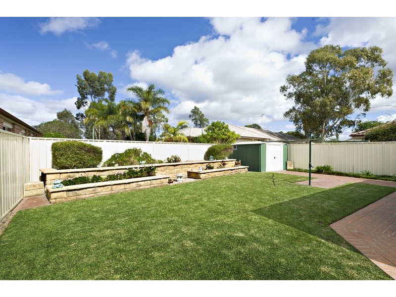 41  Birdwood Avenue, Wattle Grove NSW 2173