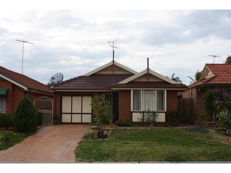 21 Ellesmere Crt, Wattle Grove NSW 2173