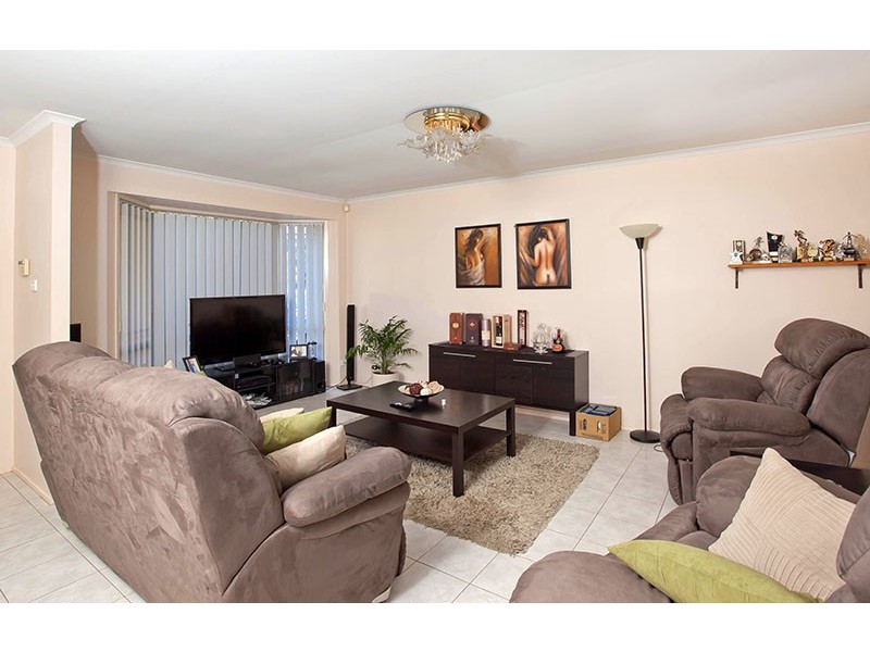 7 Larra Crt, Wattle Grove NSW 2173