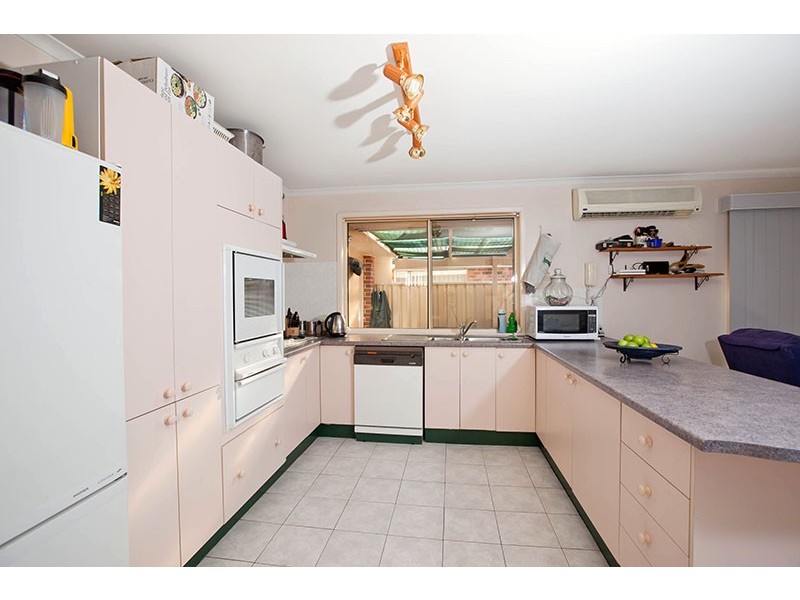 7 Larra Crt, Wattle Grove NSW 2173