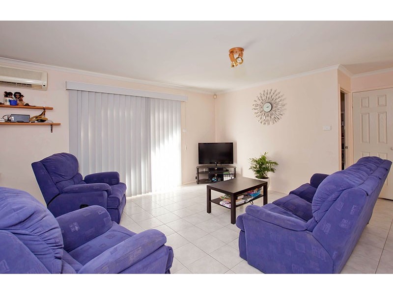7 Larra Crt, Wattle Grove NSW 2173