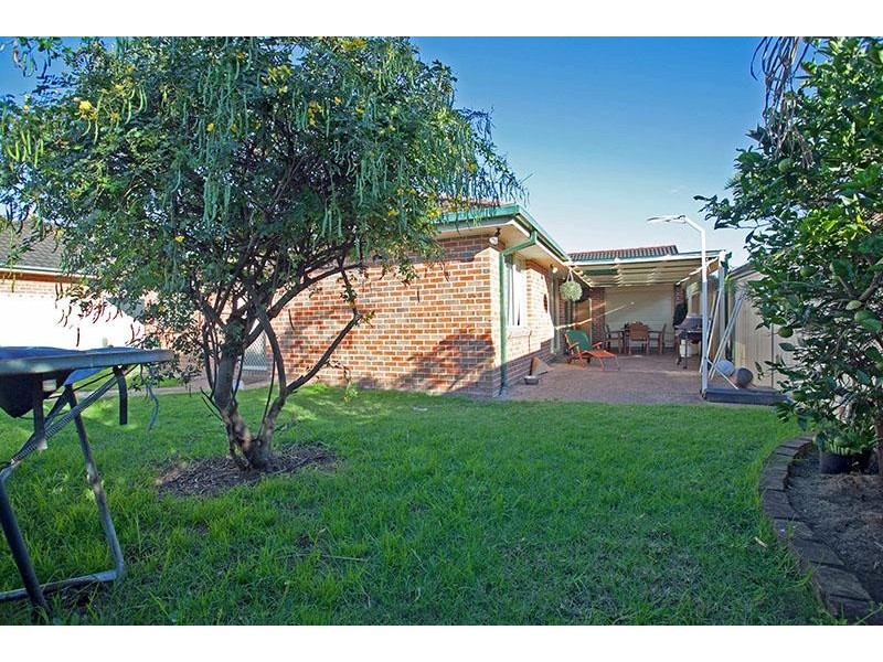 7 Larra Crt, Wattle Grove NSW 2173