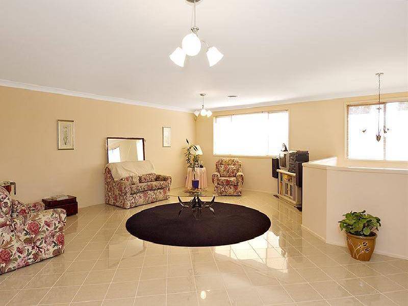 5  Punctata Crt, Voyager Point NSW 2172