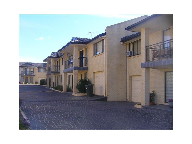 12/9   Yerona Street, Prestons NSW 2170