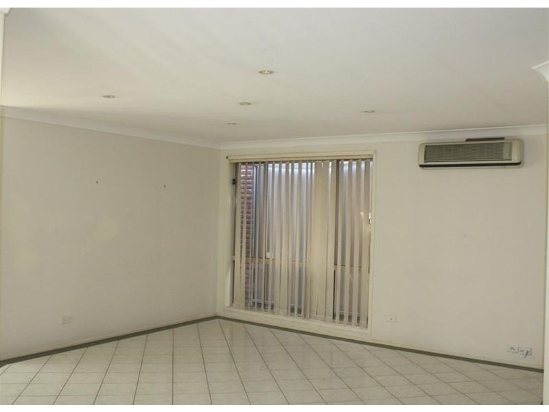 11 Tusculum Court, Wattle Grove NSW 2173