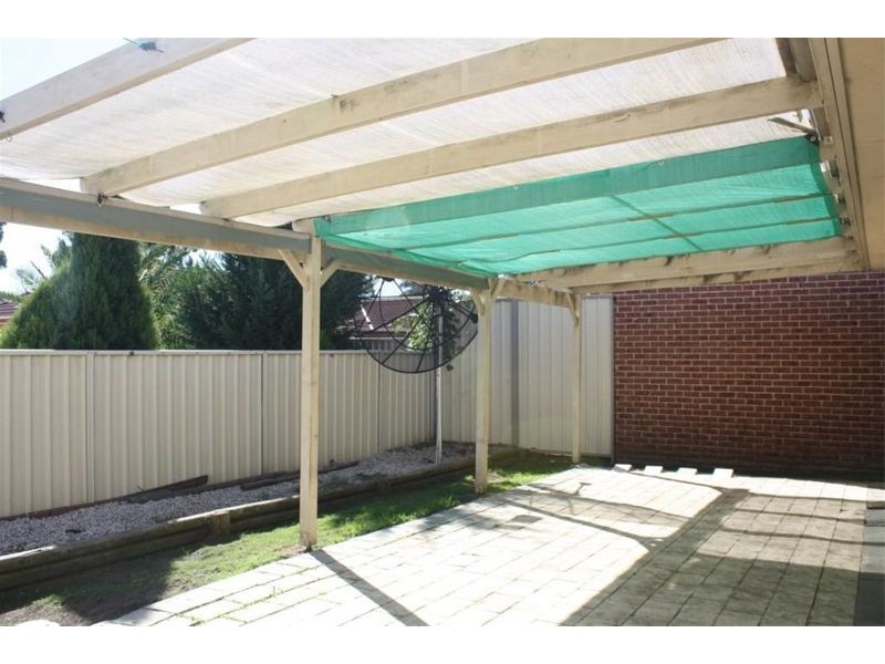 11 Tusculum Court, Wattle Grove NSW 2173