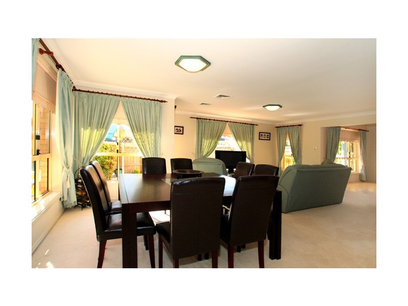 1  Eildon Court, Wattle Grove NSW 2173